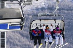 爱游戏官网-友谊赛擦出火花，女足斗志昂扬(友谊赛擦出火花,女足斗志昂扬什么意思)