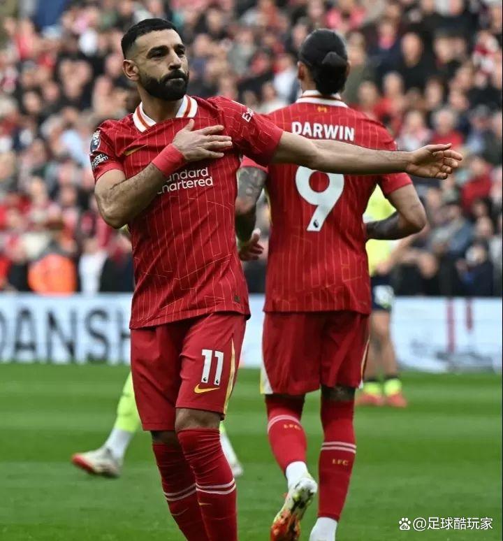 利物浦客场逆转，锁定小组第一